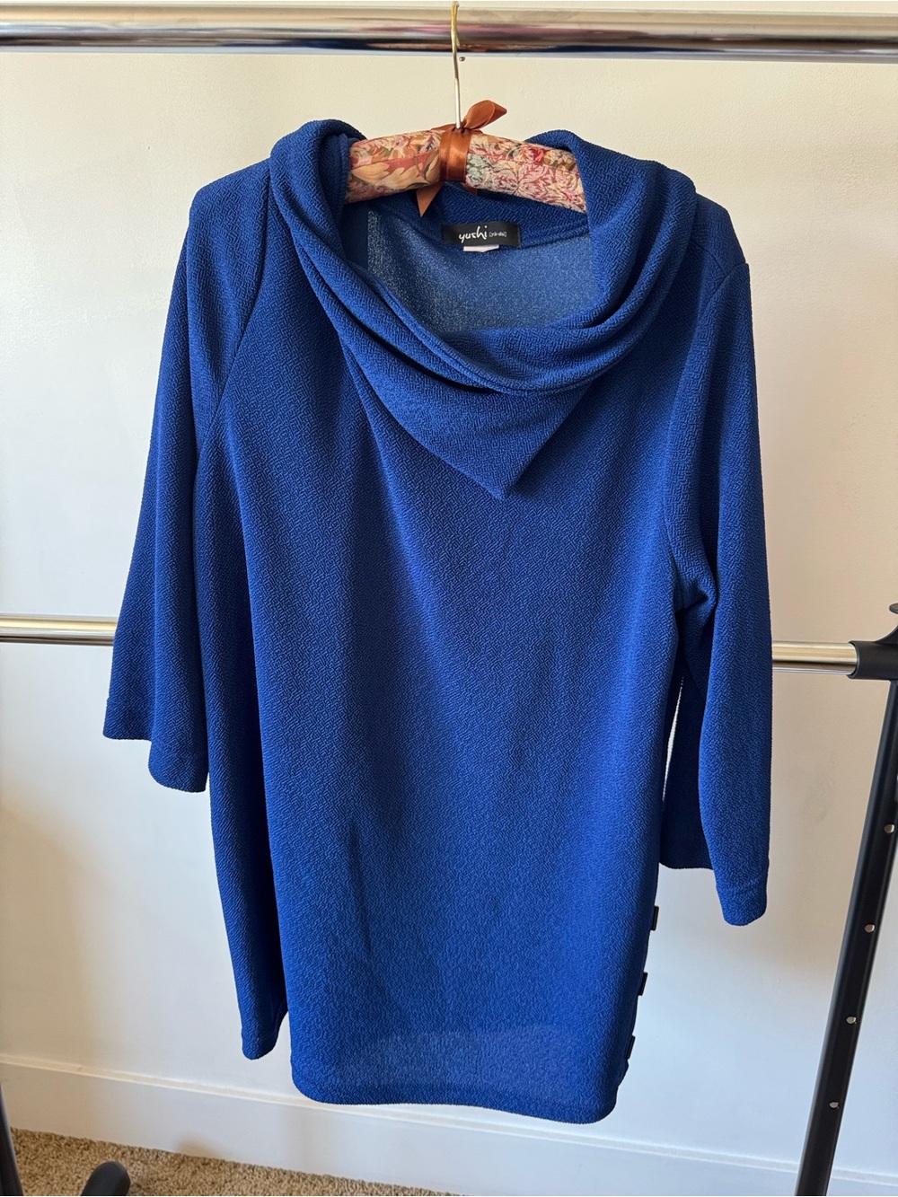 Yushi Women's Sweater in Royal Blue